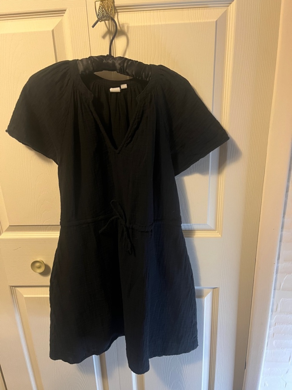 GAP Black Short-Sleeve Tie-Waist Mini Dress